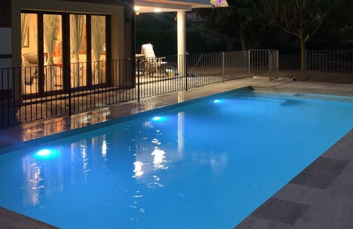 Perafita Cabaña | Casa completa con piscina de uso exclusivo, barbacoa y todo lujo de detalles