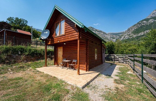 Montenegro Coast Cabina | If you’re looking for farm experience or peaceful escape, this is place for you.