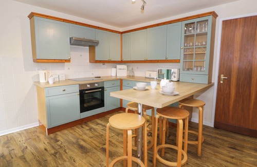 Llanllyfni Cabaña | IGAMOGAM, pet friendly, character holiday cottage in Penygroes