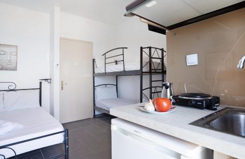 Pidima Kyras Apartamento | Iguana studio 10