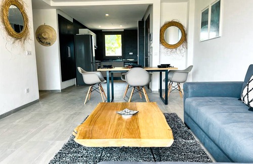 Tamrhakht Apartamento | Ijdi Taghazout-Apartamento-De Lujo-Baño para personas con movilidad reducida