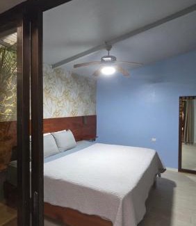 La Fortuna Casa | Iki Room with Jacuzzy