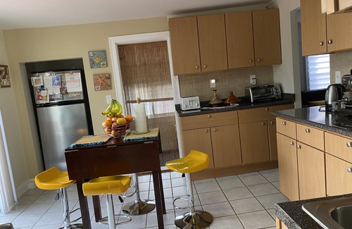 Revere Apartamento | Lugar de Ikram tan cerca de Boston, de metro y el aeropuerto internacional Logan