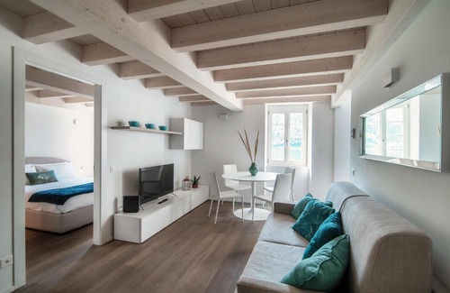 Morcote Apartamento | Il Balcone sul Lago by Quokka 360 - historic lakeside flat in Morcote