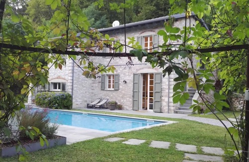 Seravezza Villa | Il Borgo Mediceo: ¡relájate cerca de la playa!