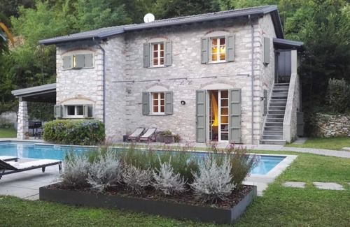 Seravezza Villa | Il Borgo Mediceo: ¡relájate cerca de la playa!