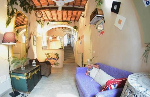 San Giuliano Terme Casa | - Il Casale Toscano - 1900mt from The Tower of Pisa - No Breakfast - Free Parking - No Air Conditioning but Fan - No Tv - No Frigde - ONLY SELF CHECK IN FROM 3 PM