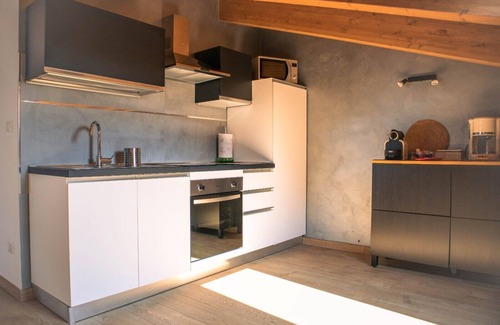 Druento Apartamento | Il Ciliegio Relax & Wellness, apartment surrounded by greenery