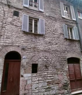 Cagli Apartamento | Il cortile di zia