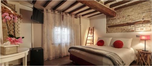 Guarene Cama Y Desayuno | Il Giardino sul Tetto B&B