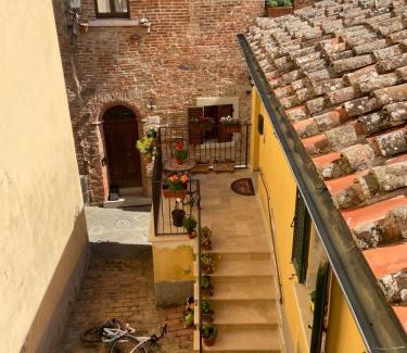 Valiano Apartamento | Il Grottino, Tuscan Village Apartment
