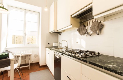 Bordighera Apartamento | Il Mirabello, apartamento con jardín privado. Cerca del centro y del mar.