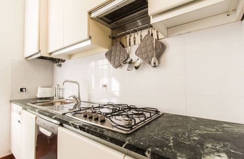 Bordighera Apartamento | Il Mirabello, apartamento con jardín privado. Cerca del centro y del mar.