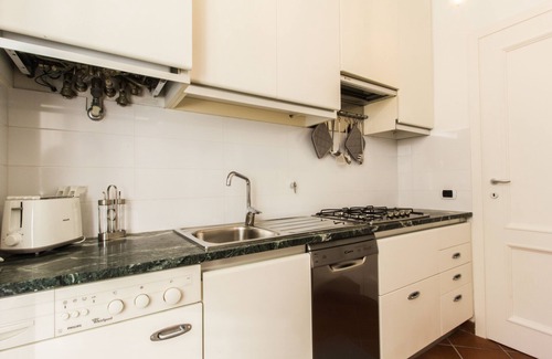Bordighera Apartamento | Il Mirabello, apartamento con jardín privado. Cerca del centro y del mar.