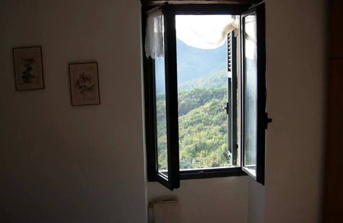 Conio Casa | "Il Nido di Piera" confortable casa de vacaciones de estilo rústico