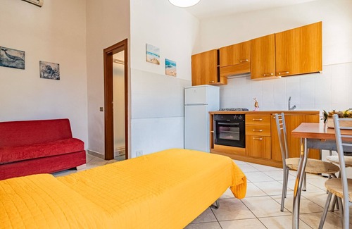 Innamorata Casa | Il Nido offers a relaxing vacation a stone's throw from the sea.