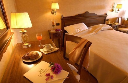 Syracuse Hotel | Il Podere Hotel Restaurant