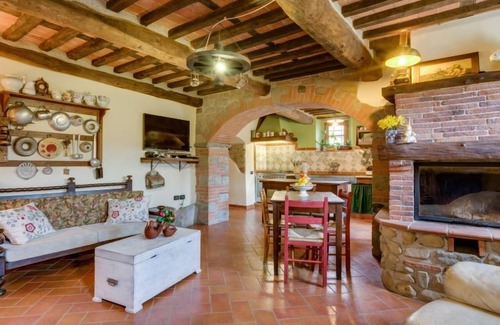 Pontito Casa | Il Vecchio Ospitale by Interhome
