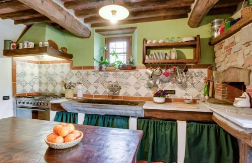 Pontito Casa | Il Vecchio Ospitale by Interhome