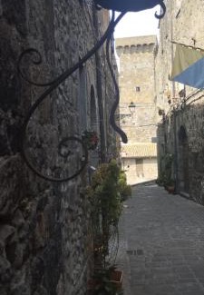 Bolsena Casa | Il vicoletto