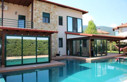Skotina Casa | Iliana