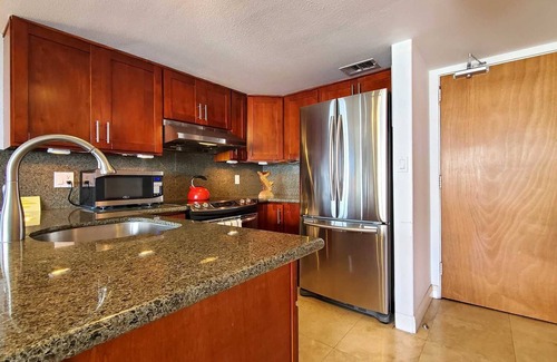 Waikiki Condominio | Ilikai 1329 Amazing Ocean, Sunset & Marina Views, 2 Queen Beds