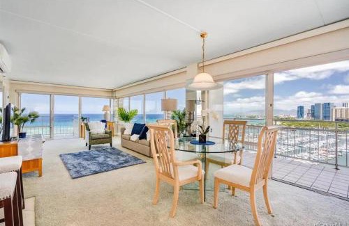 Waikiki Apartamento | Ilikai #1743 Panoramic views on Waikiki Beach