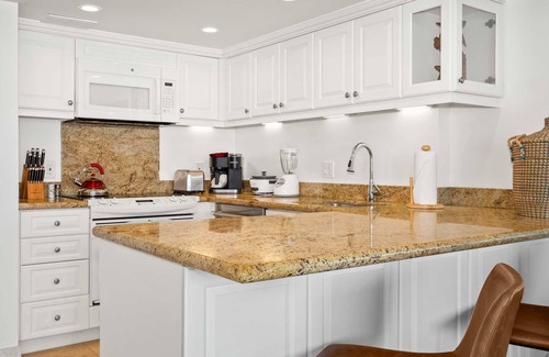 Waikiki Condominio | Ilikai 739 Ocean / Sunset / Marina Views - K Bed / Q Sofabed - New Remodel