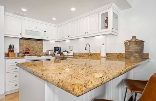 Waikiki Condominio | Ilikai 739 Ocean / Sunset / Marina Views - K Bed / Q Sofabed - New Remodel