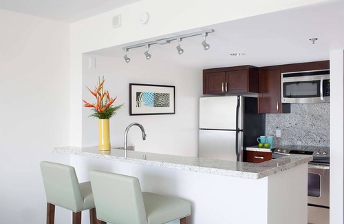 Waikiki Hotel | Ilikai Hotel & Luxury Suites