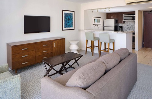 Waikiki Hotel | Ilikai Hotel & Luxury Suites