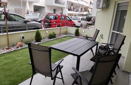 Nea Peramos Apartamento | Iliokalli Apartment