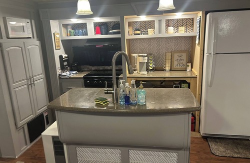 Flint Creek Casa | Illinois River Glamping Oasis
