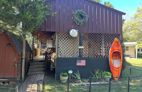 Flint Creek Casa | Illinois River Glamping Oasis