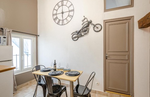 Etampes Apartamento | iLOC Appartement Étampes, Place Saint Gilles