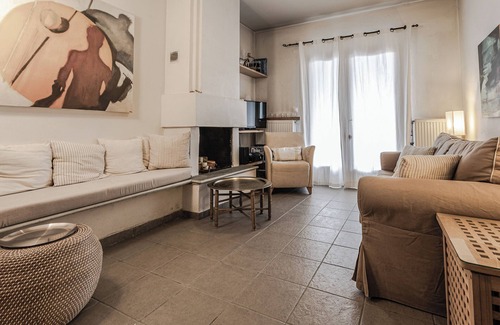 Koropi Casa | ILOI’s Villa in peaceful Village w. Private Beach