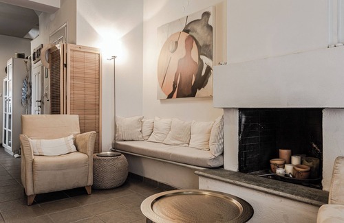 Koropi Casa | ILOI’s Villa in peaceful Village w. Private Beach