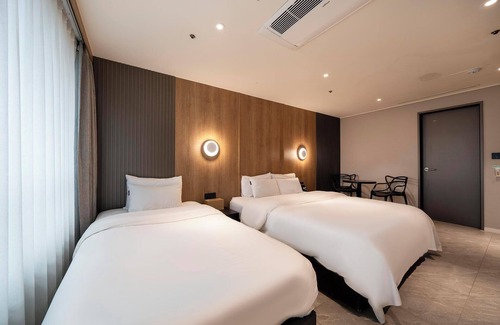 Janghang-dong Hotel | Ilsan Queen Town Hotel
