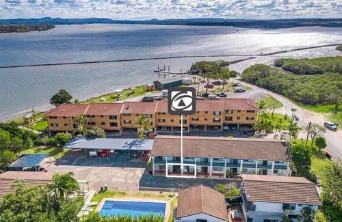 Iluka Apartamento | Iluka Villa 4 - Pool, BBQ, private jetty and your own boat ramp.