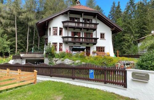 Rasun di Sotto Apartamento | Im weißen Schlössl Friedemann