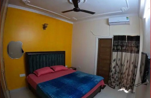 Kharar Cama Y Desayuno | “Imagine coming home to this gorgeous 2 bedroom Flat near Mohali.”