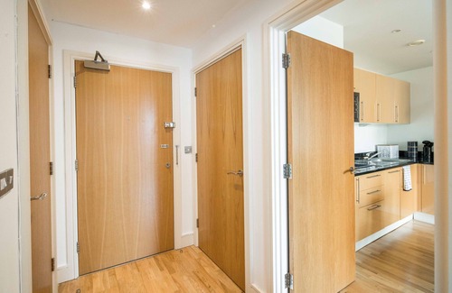 Isle of Dogs Apartamento | Immaculate 1-bed 1-bath Apartment in London Area