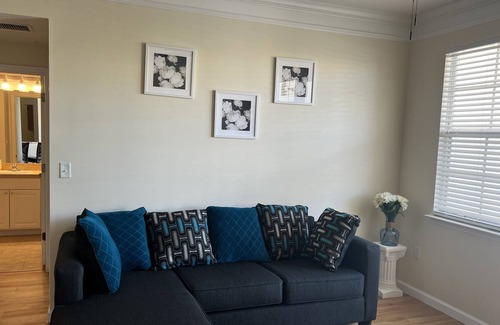 Hunt Club Condominio | Immaculate 2 Bedroom 2 Bathroom Condo