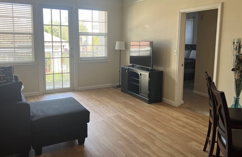 Hunt Club Condominio | Immaculate 2 Bedroom 2 Bathroom Condo