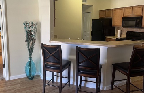 Hunt Club Condominio | Immaculate 2 Bedroom 2 Bathroom Condo