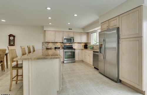 Southend Casa | Immaculate 3 Bed 2.5 Bath Quiet community with pool Monthly Rental