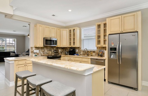 Bonita Springs Casa | Immaculate 3bd home with private inground pool