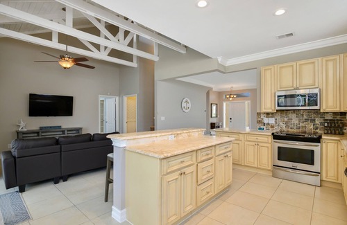 Bonita Springs Casa | Immaculate 3bd home with private inground pool