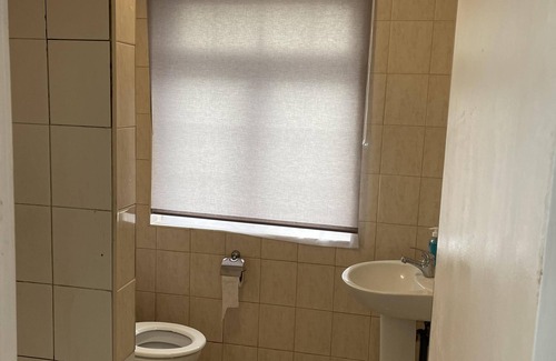 Heathrow Villages Casa | Immaculate 4-bed House Near Heathrow Airport