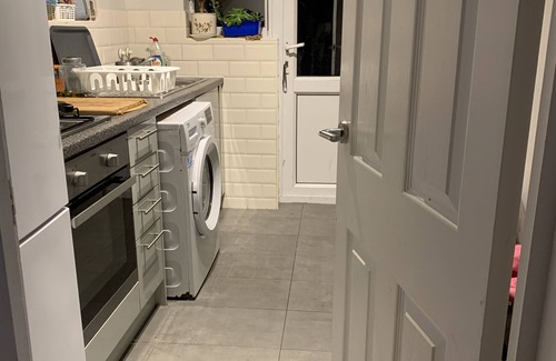 Edgware Casa | Immaculate 4 bedroom house, Near central London